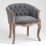 Tufted classic armchair