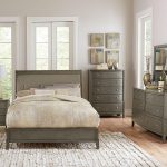 Modern bedroom with Upholstered tufted bed