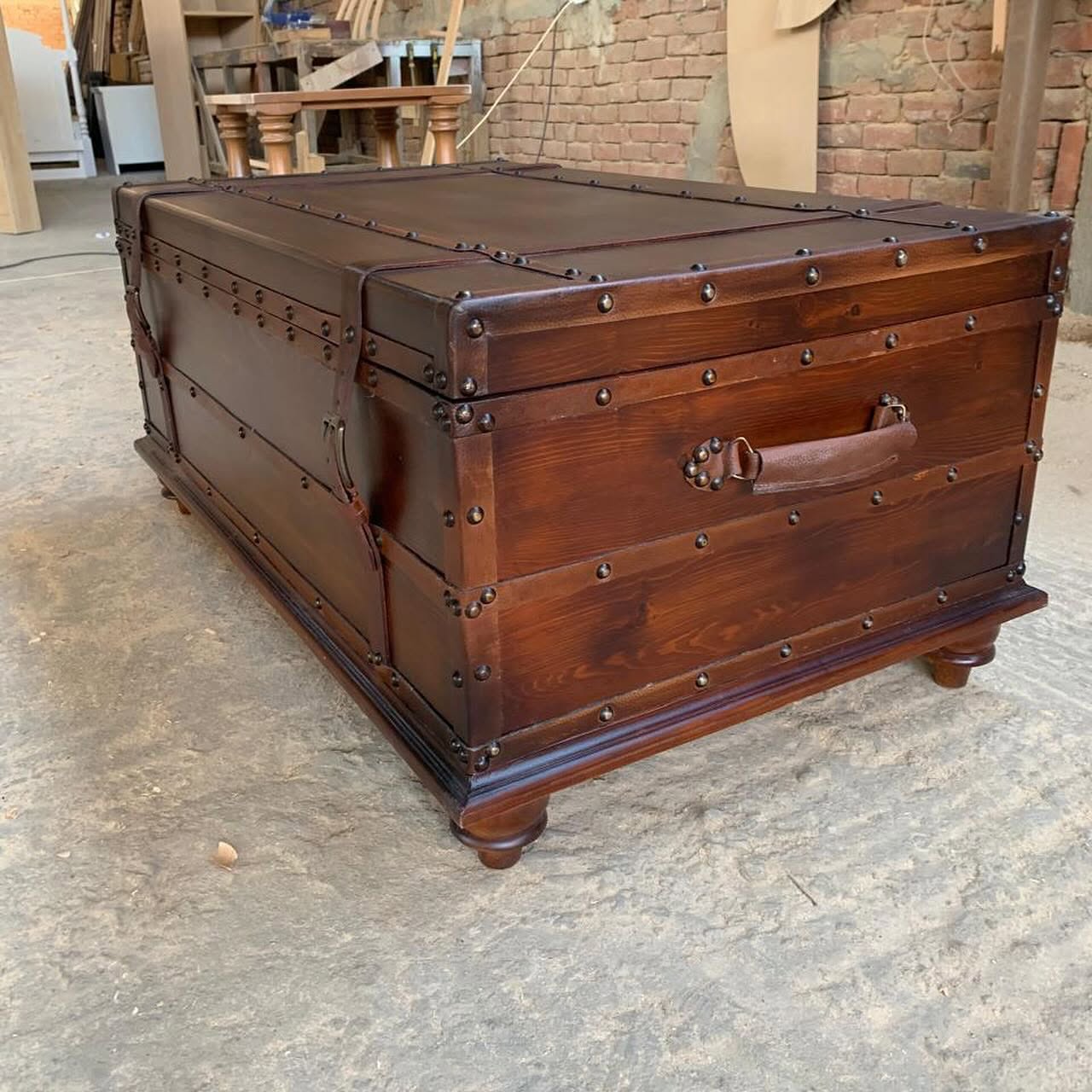 469898168_18333052507156460_8656737588090259380_n Storage box coffee table - Image 1