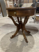 Chalice side table - Image 2